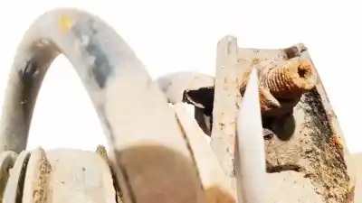 Peça sobressalente para automóvel em segunda mão amortecedor dianteiro esquerdo por audi a3 (8p1) 2.0 tdi 16v referências oem iam   