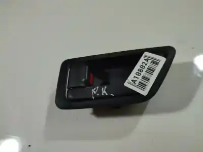 Peça sobressalente para automóvel em segunda mão puxador interior dianteiro esquerdo por hyundai getz (tb) 1.3 referências oem iam 82611tb010