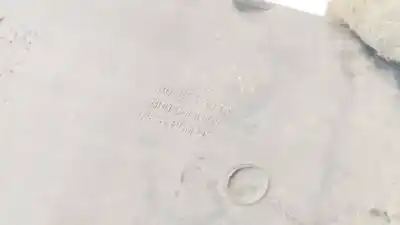 Peça sobressalente para automóvel em segunda mão grelha de pára choques central por volkswagen passat variant (3b5) 1.9 tdi referências oem iam 3b0853677a  