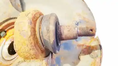 Pièce détachée automobile d'occasion moyeu de roue avant droite pour opel corsa a fastback (s83) 1.2 i (f08, m08, f68, m68) références oem iam   