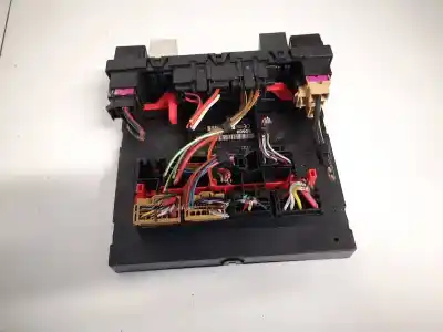 Peça sobressalente para automóvel em segunda mão CAIXA DE FUSÍVEIS E RELÉS por OPEL KADETT E FASTBACK (T85)  Referências OEM IAM 3C0937049E  