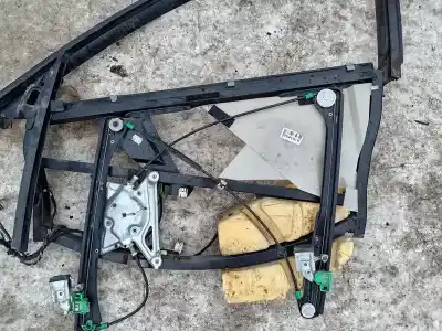 Pièce détachée automobile d'occasion LÉVE GLACE AVANT GAUCHE pour AUDI A4, B5 1999.09 - 2001.08 FACELIFT  Références OEM IAM 8D0837397C  