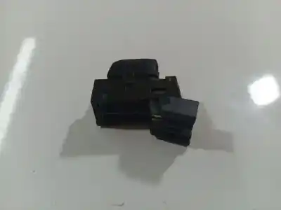 Автозапчастина б/у передні вікний вмикач для suzuki swift iii (mz, ez) 1.3 (rs 413) посилання на oem iam 62j002215t  62j002215t Автозапчастина б/у передні вікний вмикач для suzuki swift iii (mz, ez) 1.3 (rs 413) посилання на oem iam 62j002215t  62j002215t