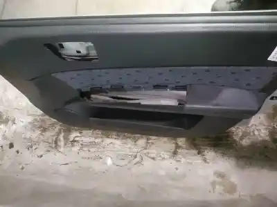 Peça sobressalente para automóvel em segunda mão forra / revestimento da porta dianteira direita por hyundai getz (tb) 1.3 referências oem iam 