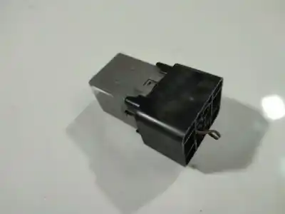 Peça sobressalente para automóvel em segunda mão relé para automóvel por kia cee'd fastback (ed) 1.4 referências oem iam 93710h0000
