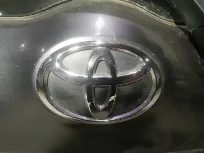 Автозапчастина б/у емблема для toyota auris, i e15 2006.10 - 2012.10 2.0l 93kw d-4d 2006.10 - 2012.10 посилання на oem iam   