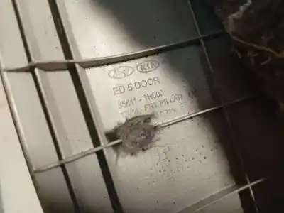 Pezzo di ricambio per auto di seconda mano plastica per kia cee'd fastback (ed) 1.4 riferimenti oem iam 858111h000  85811-1h000