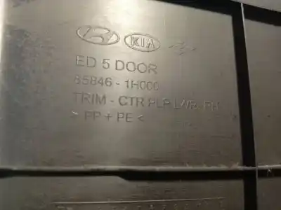 Pezzo di ricambio per auto di seconda mano plastica per kia cee'd fastback (ed) 1.4 riferimenti oem iam 858461h000  85846-1h000