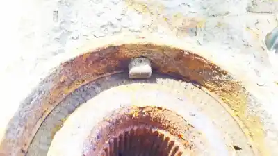 Автозапчасти б/у передняя левая кулачка за nissan bluebird hatchback (t72, t12) 1.6 ссылки oem iam   