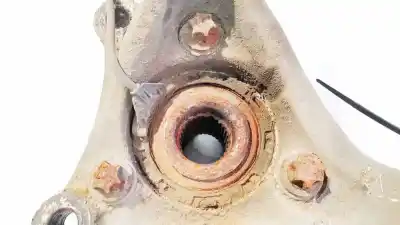 Pezzo di ricambio per auto di seconda mano attacco anteriore destro per opel vectra c (z02) 2.2 dti 16v (f69) riferimenti oem iam   