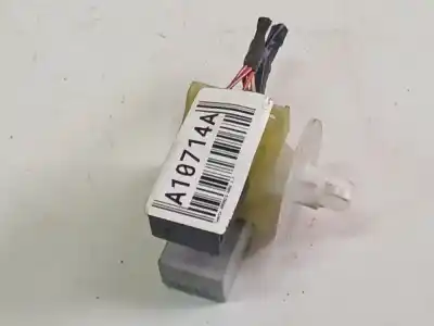 Peça sobressalente para automóvel em segunda mão caixa de fusíveis e relés por toyota avensis (_t25_) 2.2 d-cat (adt251_) referências oem iam 