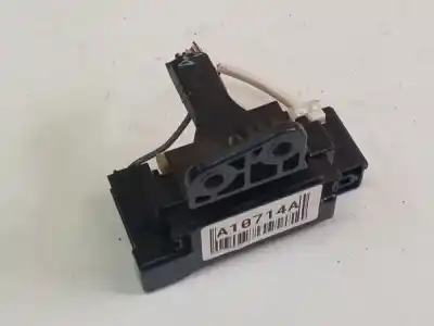 Peça sobressalente para automóvel em segunda mão caixa de fusíveis e relés por toyota avensis (_t25_) 2.2 d-cat (adt251_) referências oem iam 