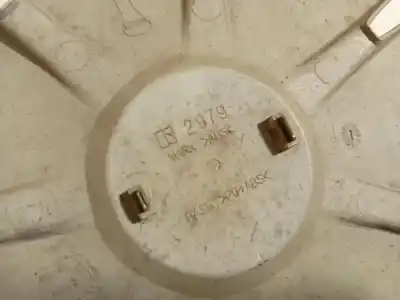 Pezzo di ricambio per auto di seconda mano coprimozzi per toyota auris (_e15_) 1.4 d-4d (nde150_) riferimenti oem iam 2979  2979