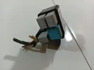 Peça sobressalente para automóvel em segunda mão caixa de fusíveis e relés por toyota aygo (_b1_) 1.0 (kgb10_) referências oem iam 