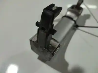 Peça sobressalente para automóvel em segunda mão puxador exterior dianteiro esquerdo por ford focus iii 1.6 tdci referências oem iam   