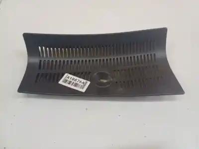 Peça sobressalente para automóvel em segunda mão plásticos por audi a2 (8z0) 1.4 referências oem iam 8z0863989