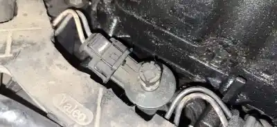 Pezzo di ricambio per auto di seconda mano iniettore per peugeot 207/207+ (wa_, wc_) 1.4 hdi riferimenti oem iam 0445110252  