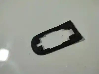 Pezzo di ricambio per auto di seconda mano pezzi vari per ford focus iii 1.6 tdci riferimenti oem iam bm51r22042bc  bm51 r22042 bc