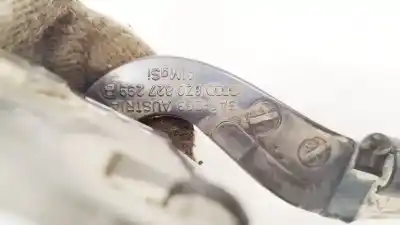 Second-hand car spare part bonnet hinge for audi a2 (8z0) 1.4 oem iam references 8z0827299b  