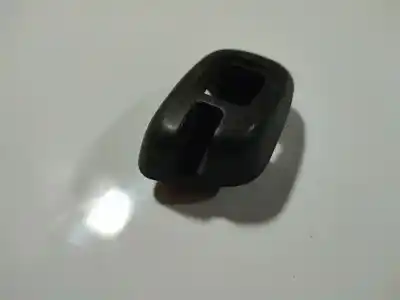 Pezzo di ricambio per auto di seconda mano plastica per toyota ipsum (_m2_) 2.0 d (clm20_) riferimenti oem iam   