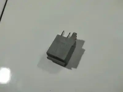 Pezzo di ricambio per auto di seconda mano relè per bmw 3 (e30) m3 2.3 riferimenti oem iam 13100504  13100504, 677.20, 67720