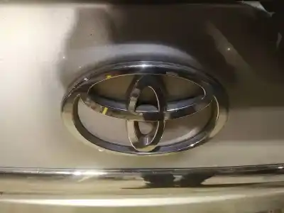 Peça sobressalente para automóvel em segunda mão emblema por toyota ipsum (_m2_) 2.0 d (clm20_) referências oem iam   