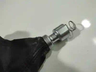 Peça sobressalente para automóvel em segunda mão forra da alavanca de velocidades por ford focus iii 1.6 tdci referências oem iam   