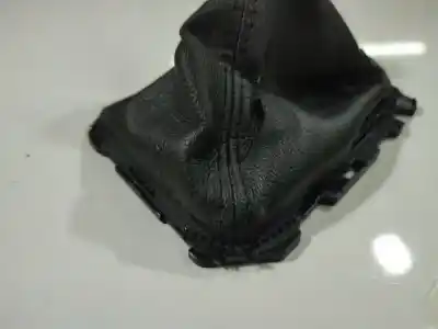 Peça sobressalente para automóvel em segunda mão forra da alavanca de velocidades por ford focus iii 1.6 tdci referências oem iam   