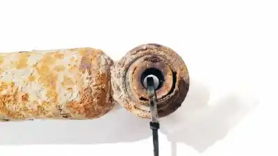 Second-hand car spare part rear left shock absorber for toyota auris (_e15_) 2.0 d-4d (ade150_) oem iam references   