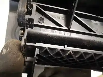 Автозапчастина б/у попільничка для audi a4 b6 (8e2) 2.5 tdi quattro посилання на oem iam 8e0857951j  4b0819181b