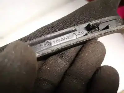 Автозапчастина б/у передні молдинги для audi a4 b6 (8e2) 2.5 tdi quattro посилання на oem iam 8e0858345a  