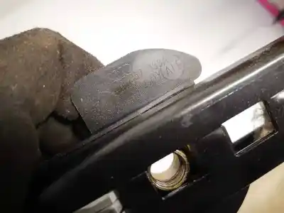 Автозапчастина б/у лівий передній гачок для audi a4 b6 (8e2) 2.5 tdi quattro посилання на oem iam 8e0857833a  