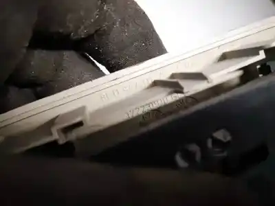 Автозапчастина б/у внутрішне світло для audi a4 b6 (8e2) 2.5 tdi quattro посилання на oem iam 8e0947111a  