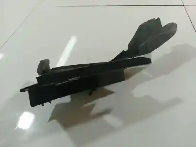 Pezzo di ricambio per auto di seconda mano plastica per ford focus iii 1.6 tdci riferimenti oem iam bm51a02477ae  bm51-a02477-ae, d2l4a