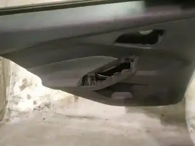 Peça sobressalente para automóvel em segunda mão forra / revestimento da porta dianteira esquerda por ford focus iii 1.6 tdci referências oem iam 