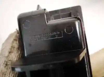 Peça sobressalente para automóvel em segunda mão cinzeiro por bmw 3 touring (e46) 318 d referências oem iam 82255299  6116-82255299