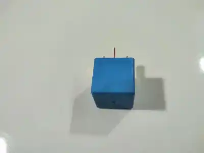 Peça sobressalente para automóvel em segunda mão relé para automóvel por kia cee'd fastback (ed) 1.4 referências oem iam 952303a400