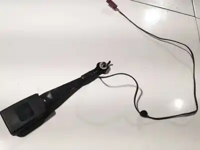 Pièce détachée automobile d'occasion BOUCLE DE CEINTURE DE SÉCURITÉ AVANT DROIT pour FORD FIESTA VI (CB1, CCN) 1.4 TDCI Références OEM IAM 8V51B61208  