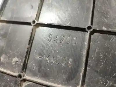 Pezzo di ricambio per auto di seconda mano plastica per toyota ipsum (_m2_) 2.0 d (clm20_) riferimenti oem iam   