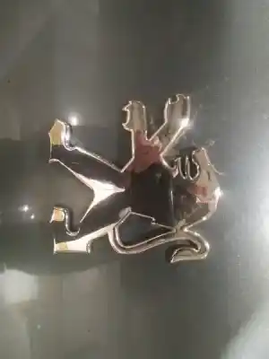 Second-hand car spare part front badge for peugeot 407 (6d_) 2.0 hdi 135 (6drhrh, 6drhre, 6drhrg, 6drhrj) oem iam references   