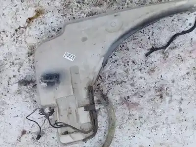 Second-hand car spare part windscreen washer bottle for bmw 3 (e90) 320 d oem iam references 712423110  7124231-10