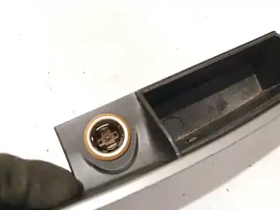 Автозапчастина б/у попільничка для peugeot 407 (6d_) 2.0 hdi 135 (6drhrh, 6drhre, 6drhrg, 6drhrj) посилання на oem iam   