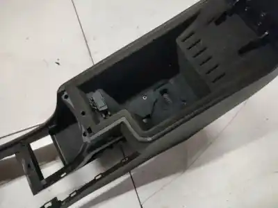 Автозапчастина б/у центральний подлокник для peugeot 407 (6d_) 1.6 hdi 110 (6d9hzc, 6d9hyc) посилання на oem iam 96488348  96488348