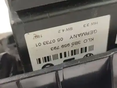 Pièce détachée automobile d'occasion commande de lève vitre avant gauche pour volkswagen passat b5 variant (3b5) 1.9 tdi références oem iam 3b5959793  3b5 959 793, 05 0733 01, 05073301