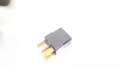 Pezzo di ricambio per auto di seconda mano relè per mazda 2 lim. (de) 1.4 diesel cat riferimenti oem iam acm33221  