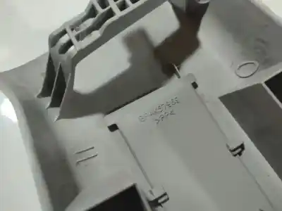 Pezzo di ricambio per auto di seconda mano plastica per mazda 3 (bk) 1.6 (bk14) riferimenti oem iam bp4k57969  bp4k57969