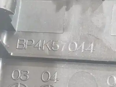 Pezzo di ricambio per auto di seconda mano plastica per mazda 3 (bk) 1.6 (bk14) riferimenti oem iam bp4k57044  bp4k57044