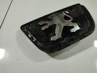Peça sobressalente para automóvel em segunda mão emblema por peugeot 1007 (km_) 1.4 hdi referências oem iam 