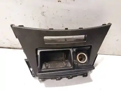 Tweedehands auto-onderdeel asbakje voor toyota avensis 2.0 d-4d oem iam-referenties 5880405100