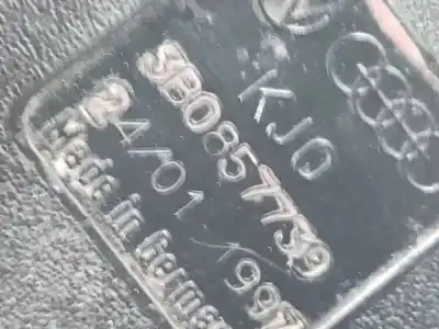 Автозапчастина б/у задній центральний гачок для volkswagen passat b5 variant (3b5) 1.9 tdi посилання на oem iam 8085779  8085779, kj0, a701